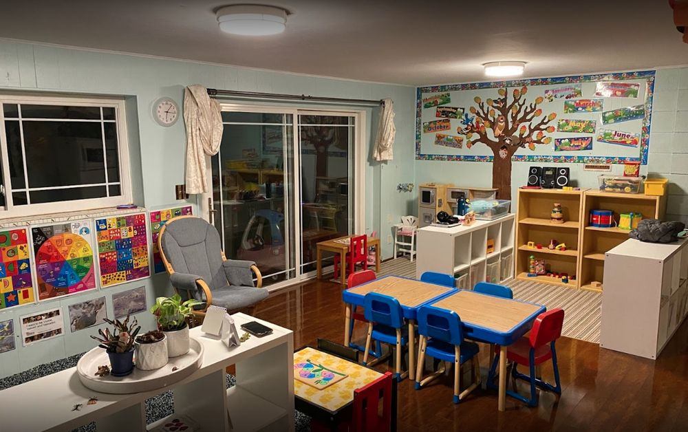 Children playing indoors in Bellevue daycare